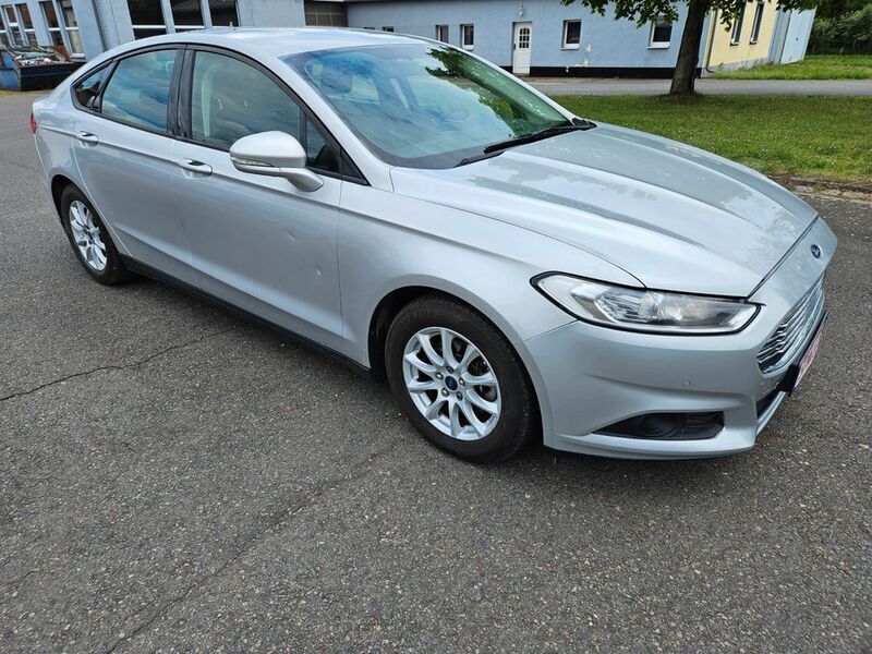 Second-hand Ford Mondeo 160 CP (117 kW) 2017 Argintiu Berlinǎ
