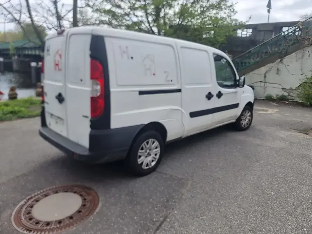 Gebraucht Fiat Doblò 75 PS (55 kW) 2009 Weiß Van / Kleinbus