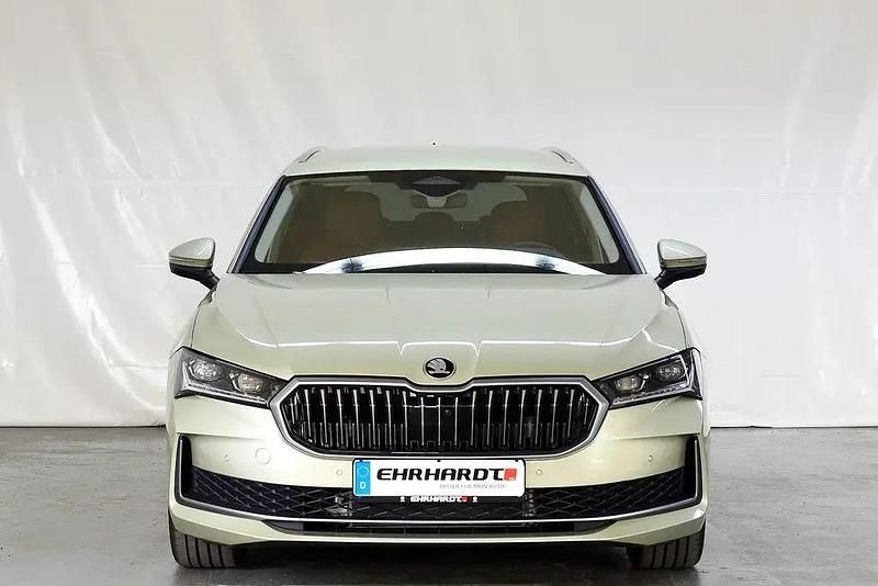Gebraucht Skoda Superb Selection 150 PS (110 kW) 2025 Gelb Kombi
