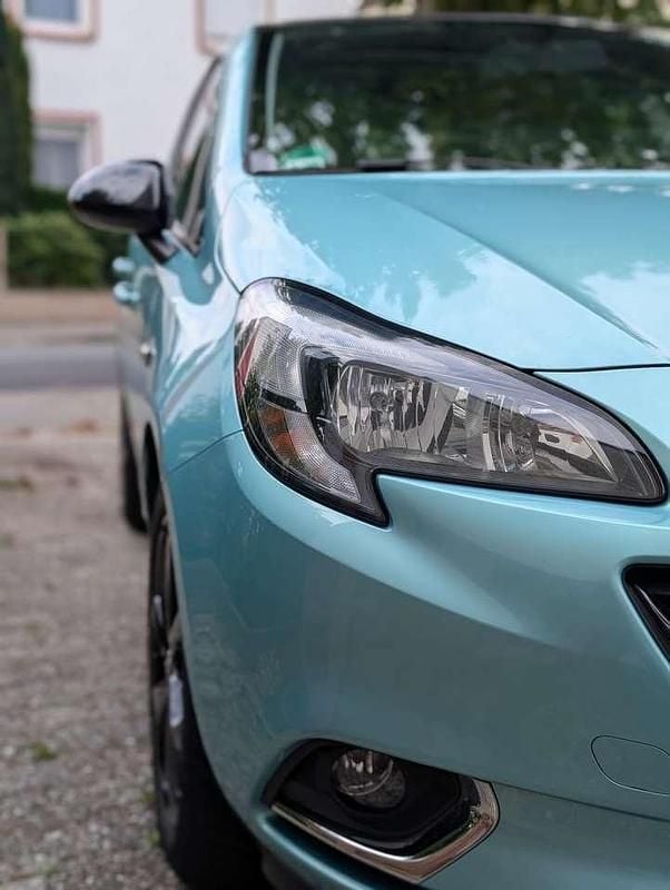 Grün Gebraucht 2015 Opel Corsa Color Edition Kleinwagen | 6.900 € (Superpreis) - Bild 1/4