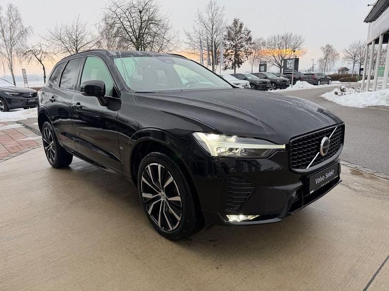 Gebraucht Volvo XC60 Ultimate 235 PS (172 kW) 2022 Onyx black / metallic SUV