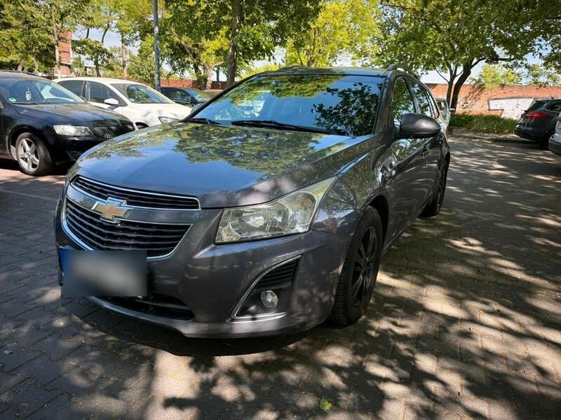Grau Gebraucht 2013 Chevrolet Cruze Kombi | 6.700 € (Etwas zu teuer) - Bild 1/4