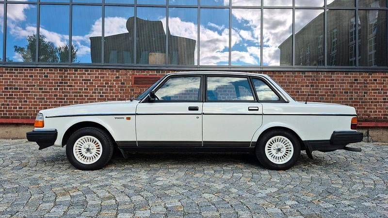 Gebraucht Volvo 240 115 PS (84 kW) 1986 Weiß Limousine