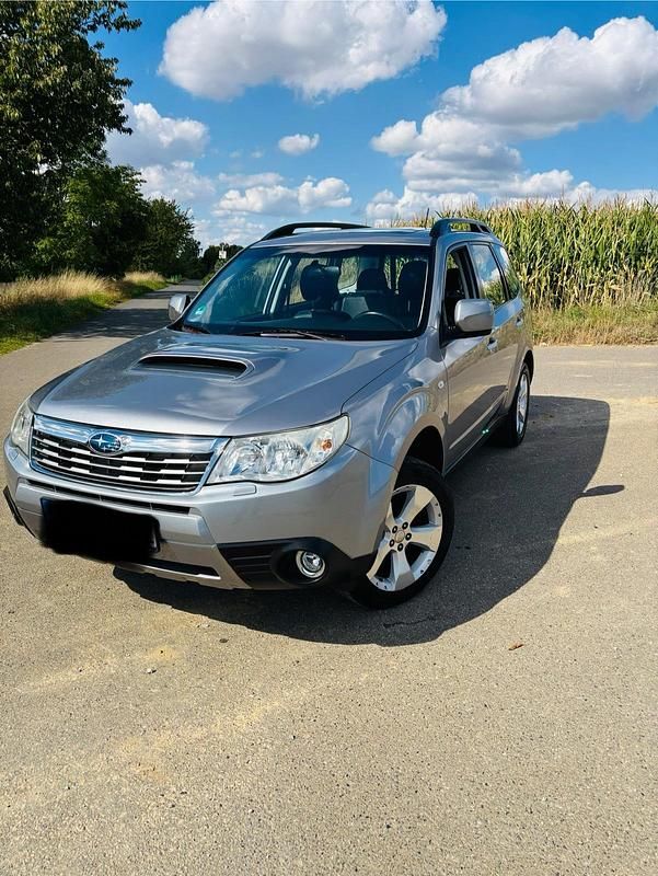 Silber Gebraucht 2010 Subaru Forester SUV | 4.000 € (Guter Preis) - Bild 1/4