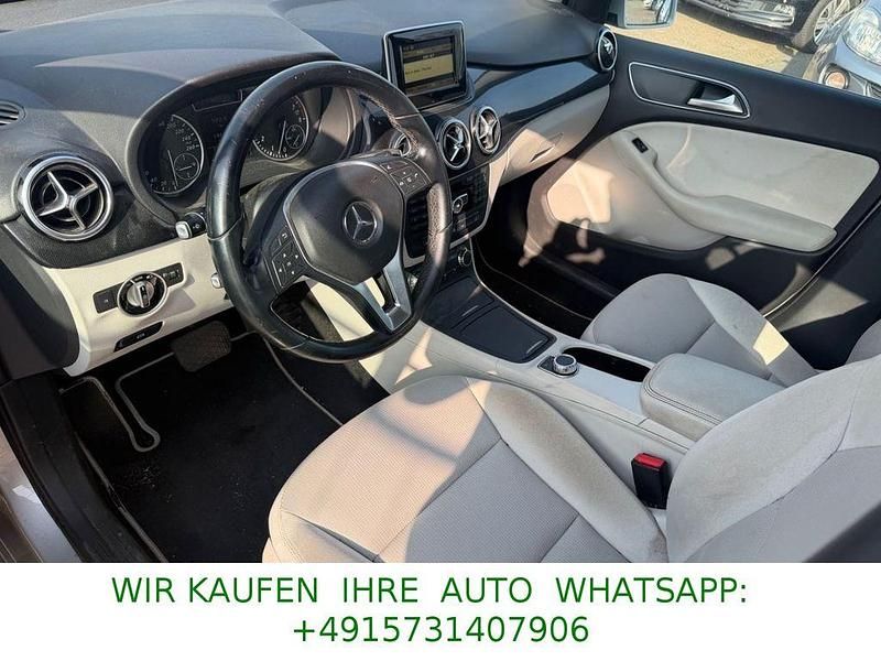 Gebraucht Mercedes B180 122 PS (89 kW) 2012 Silber Van / Kleinbus