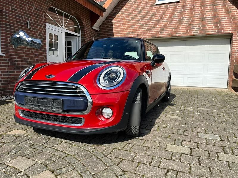 Gebraucht Mini Cooper D 116 PS (85 kW) 2017 Rot Kleinwagen