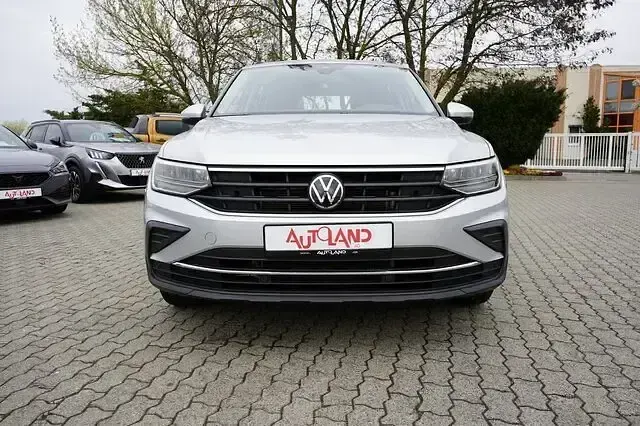 Gebraucht VW Tiguan Allspace Life 200 PS (147 kW) 2022 Silber SUV
