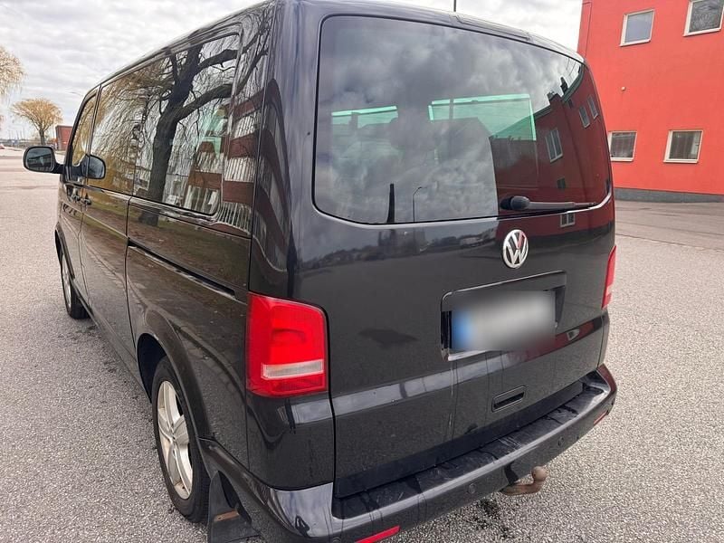Gebraucht VW Multivan 140 PS (102 kW) 2012 Schwarz Van / Kleinbus