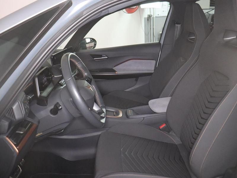 Gebraucht Cupra Born 169 kW (231 PS) 2023 Geysirsilber (metallic) Kleinwagen