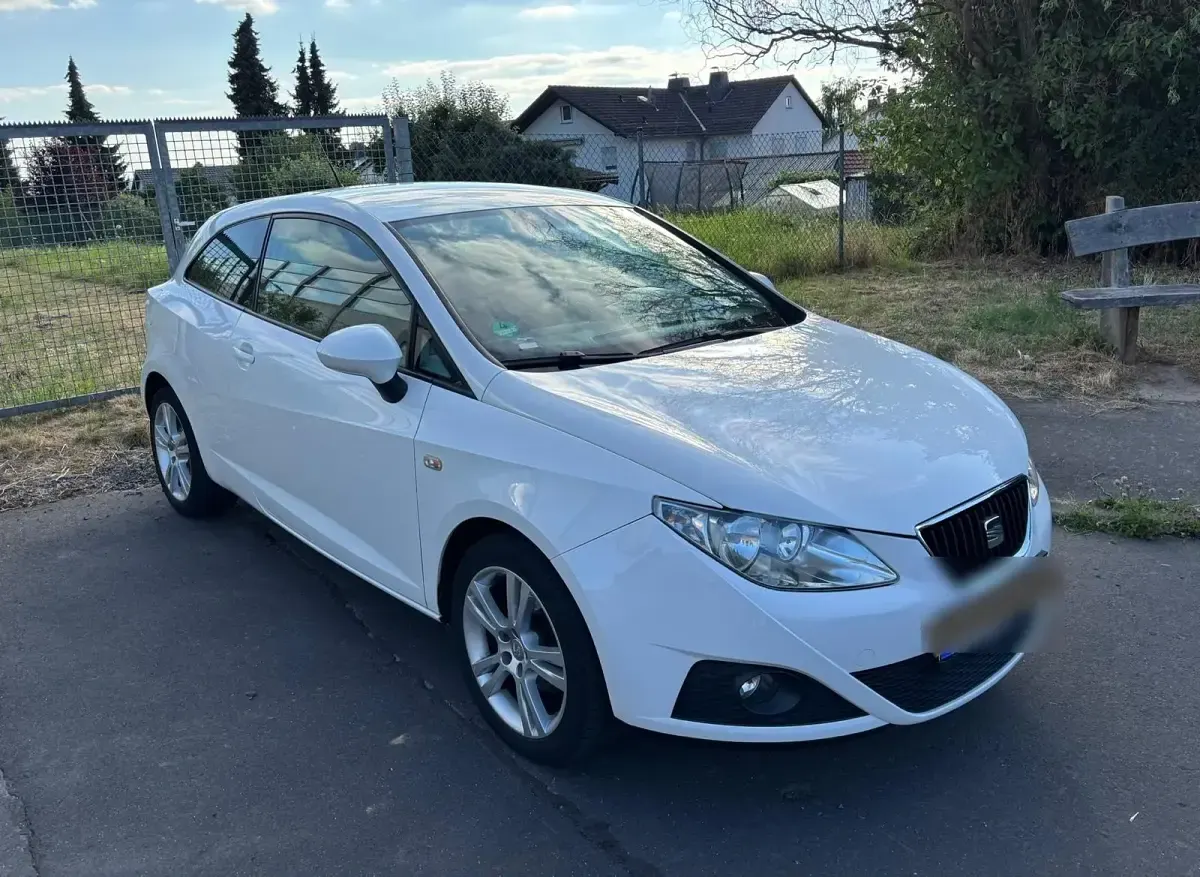 Gebraucht Seat Ibiza 86 PS (63 kW) 2010 Weiß Kleinwagen