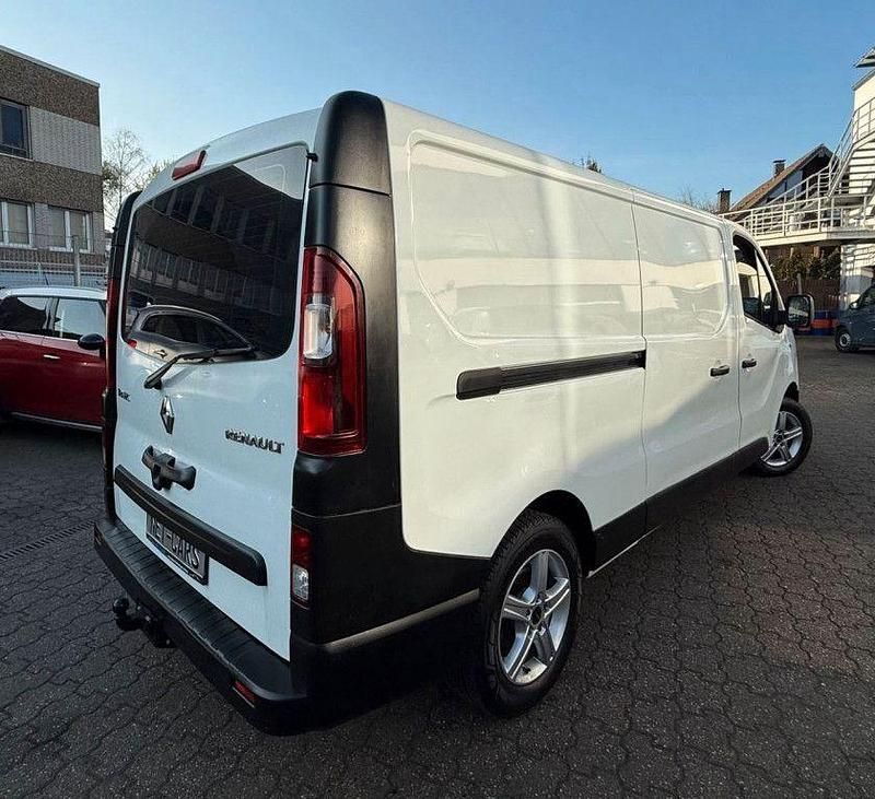 Gebraucht Renault Trafic 121 PS (88 kW) 2019 Weiß Van / Kleinbus