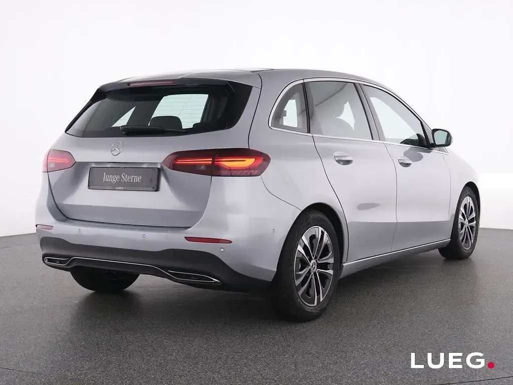 Gebraucht Mercedes B220 Progressive 190 PS (139 kW) 2025 Silber Kleinwagen