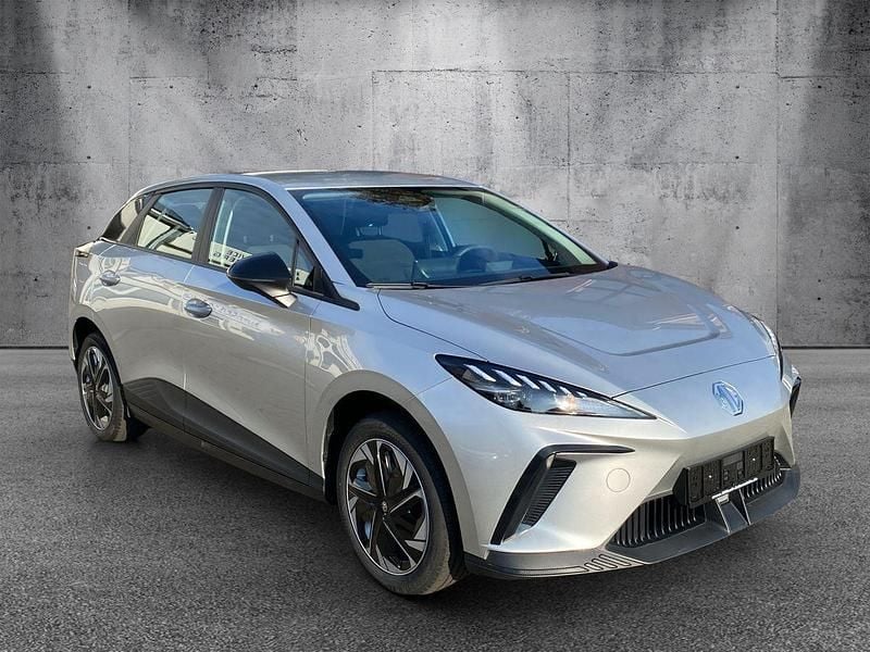 Neu MG MG4 EV 125 kW (170 PS) 2025 Ssamedal silver Kleinwagen