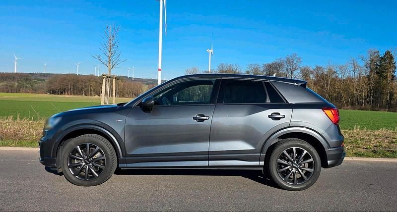 Gebraucht Audi Q2 S-Line 190 PS (139 kW) 2018 Grau SUV