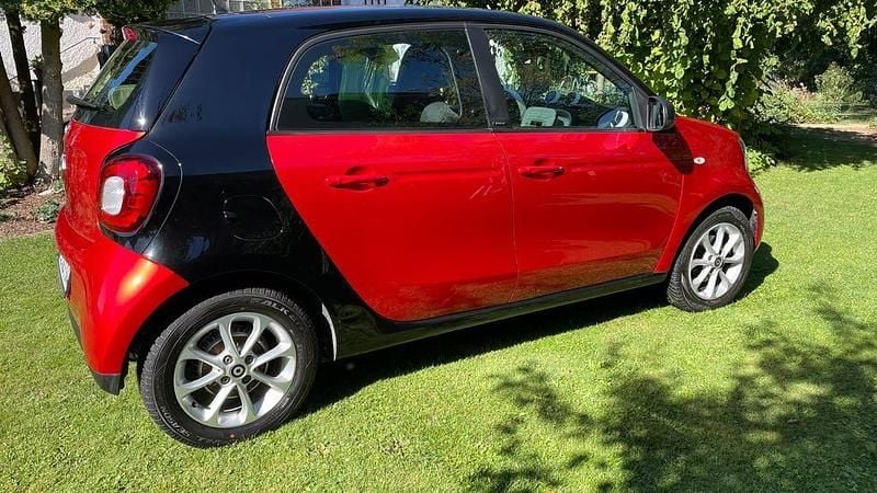 Rot Gebraucht 2017 Smart ForFour Passion Kleinwagen | 8.800 € (Guter Preis) - Bild 1/4