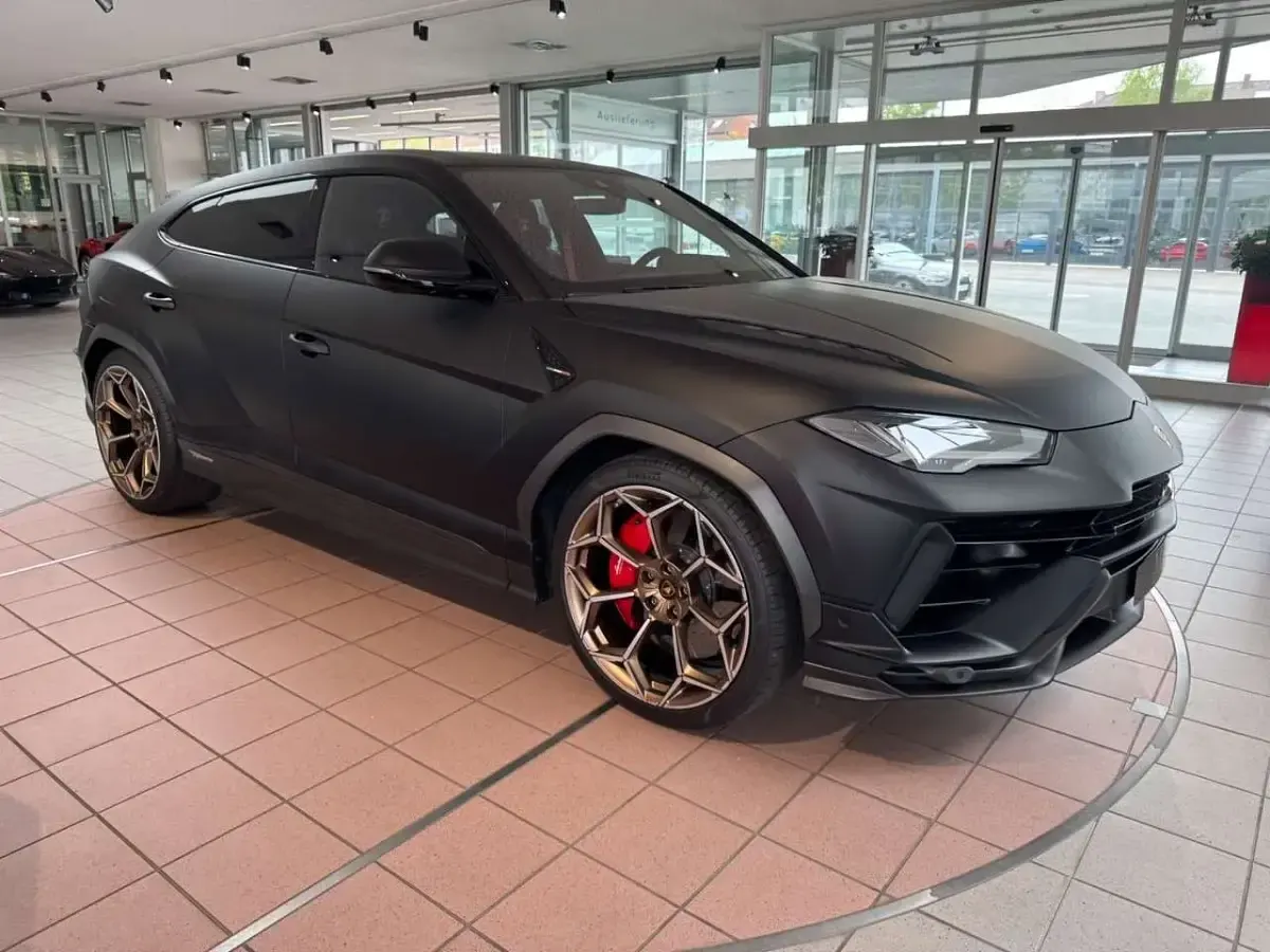 Usata Lamborghini Urus 666 CV (489 kW) 2025 Nero SUV