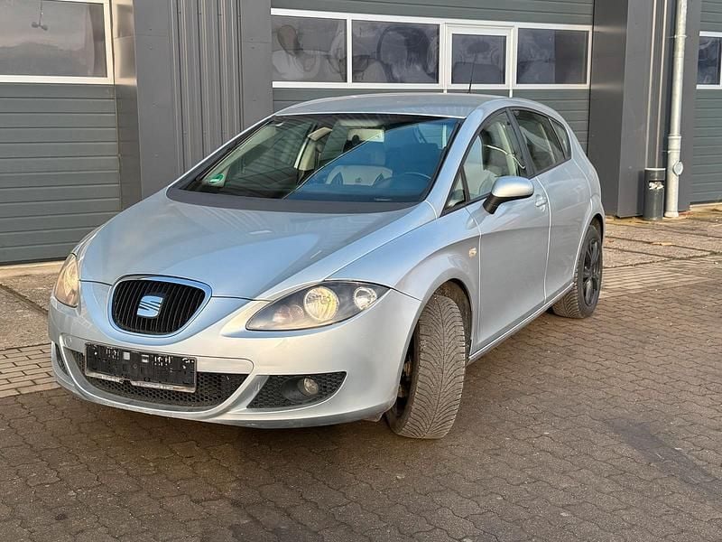 Silber Gebraucht 2006 Seat Leon Limousine | 3.100 € (Fairer Preis) - Bild 1/4