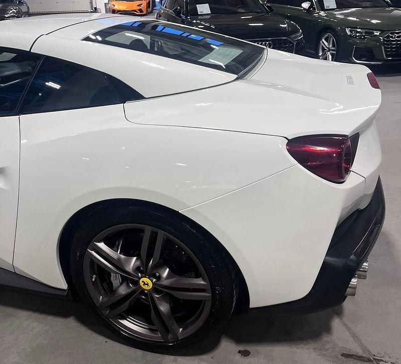 Gebraucht Ferrari Portofino 600 PS (441 kW) 2021 Bianco avus Cabrio