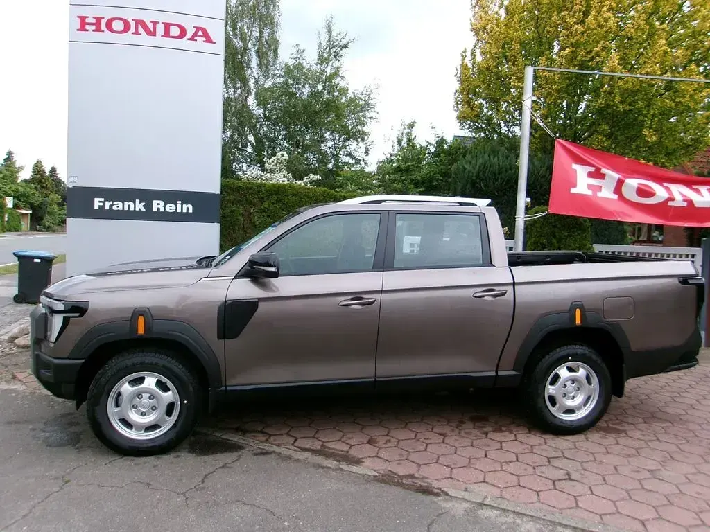 Neu KGM Musso 201 PS (147 kW) 2026 Braun Pickup
