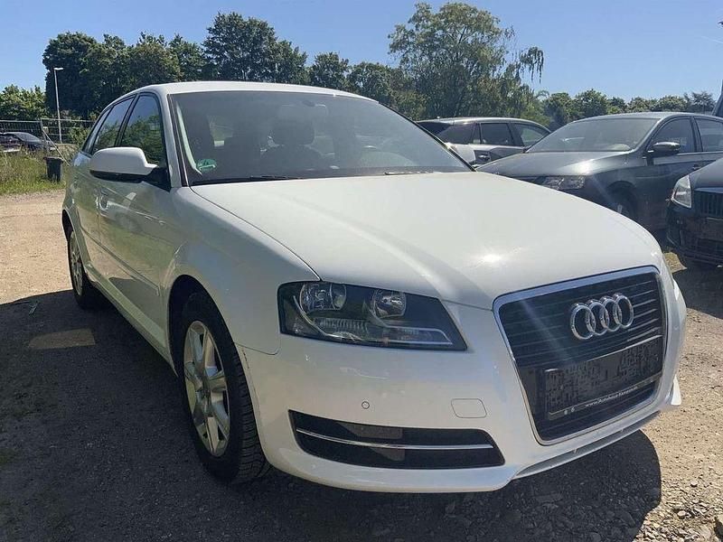 Gebraucht Audi A3 Attraction 125 PS (91 kW) 2011 Limousine