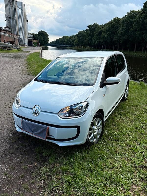 Weiß Gebraucht 2015 VW up! CLUB Kleinwagen | 6.499 € (Etwas zu teuer) - Bild 1/4