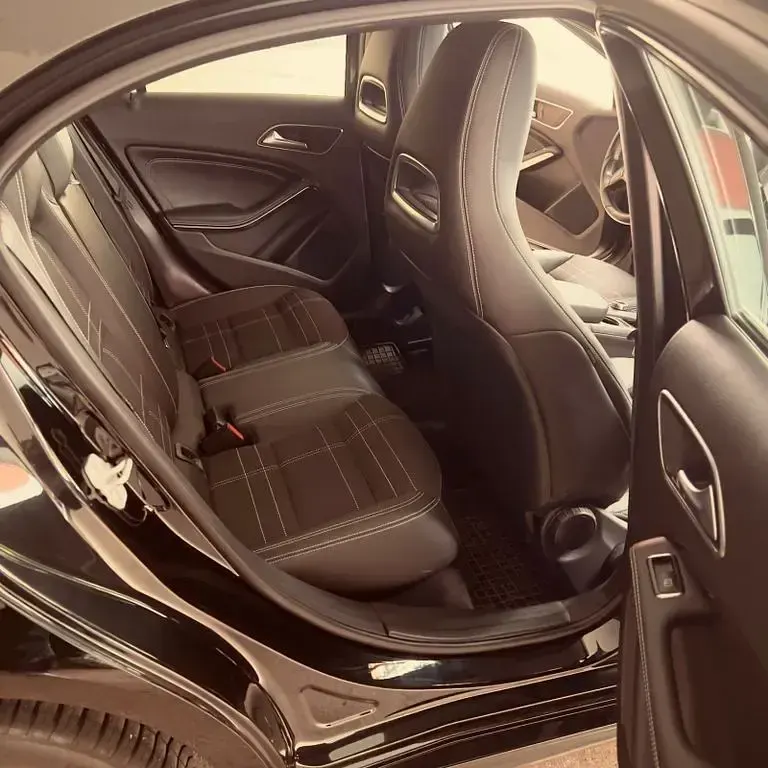 Gebraucht Mercedes A180 109 PS (80 kW) 2015 Schwarz Limousine