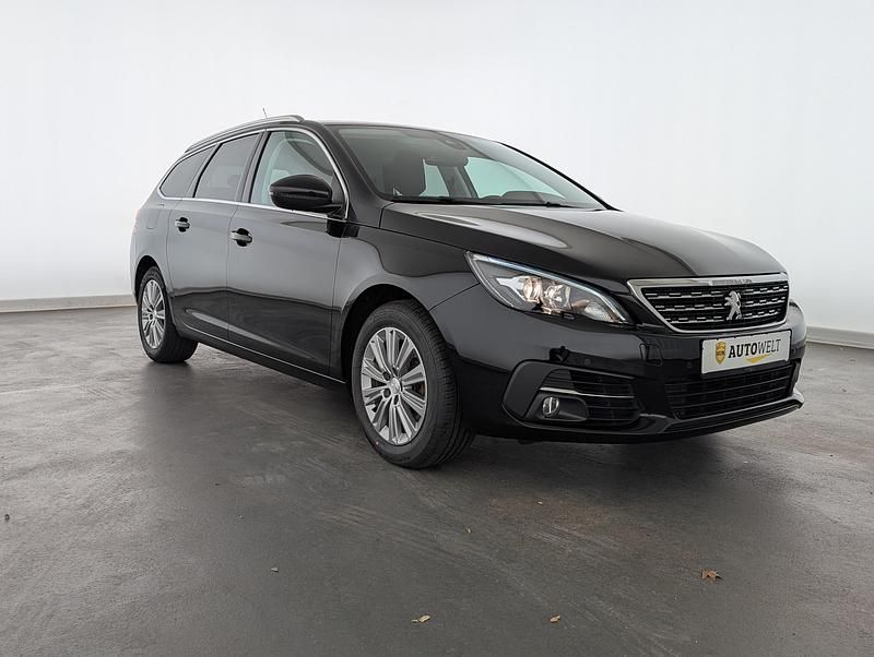Gebraucht Peugeot 308 Allure 131 PS (96 kW) 2021 Noir perla nera Kombi