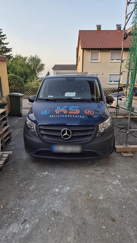 Blau Gebraucht 2016 Mercedes Vito Van / Kleinbus | 14.999 € - Bild 1/4