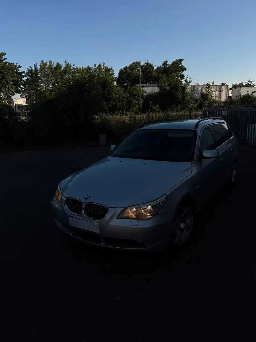 Gebraucht BMW 523 177 PS (130 kW) 2006 Silber Kombi