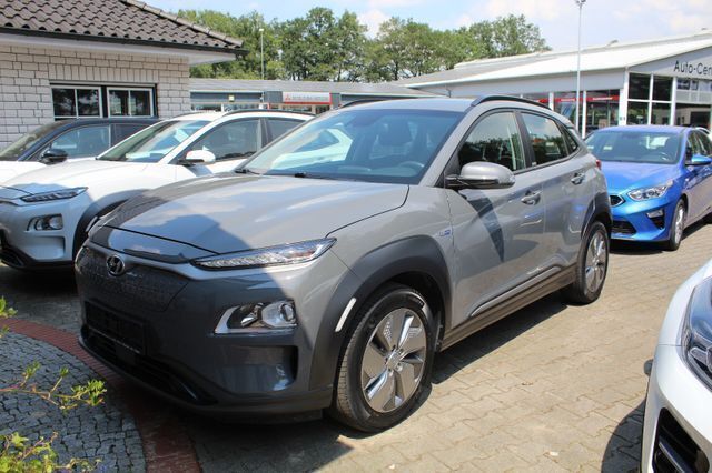 Grau Gebraucht 2021 Hyundai Kona SUV | 16.990 € (Guter Preis) - Bild 1/4