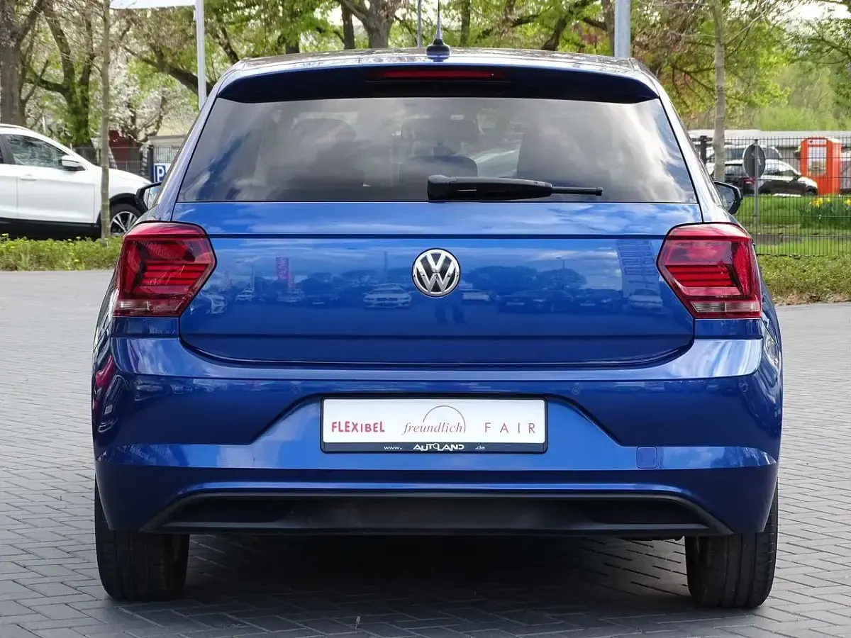 Gebraucht VW Polo Comfortline 95 PS (69 kW) 2018 Blau Kleinwagen