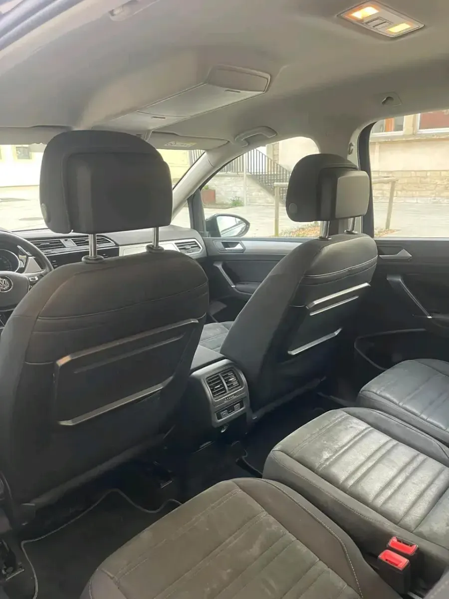 Gebraucht VW Touran 2018 Schwarz Van / Kleinbus