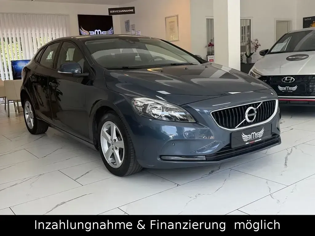 Gebraucht Volvo V40 120 PS (88 kW) 2018 Blau Limousine