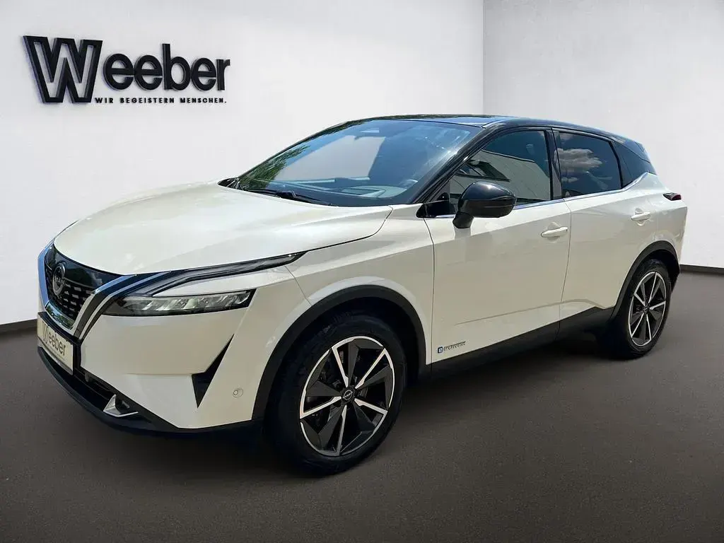 Gebraucht Nissan Qashqai 360º 158 PS (116 kW) 2023 Pearl white/black m (metallic) SUV