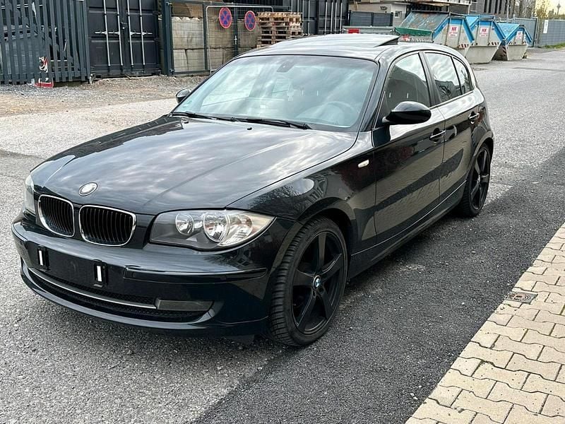 Gebraucht BMW 120 170 PS (125 kW) 2009 Schwarz Kleinwagen