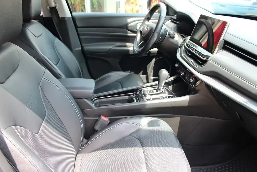 Gebraucht Jeep Compass 179 PS (131 kW) 2022 Black clear coat SUV