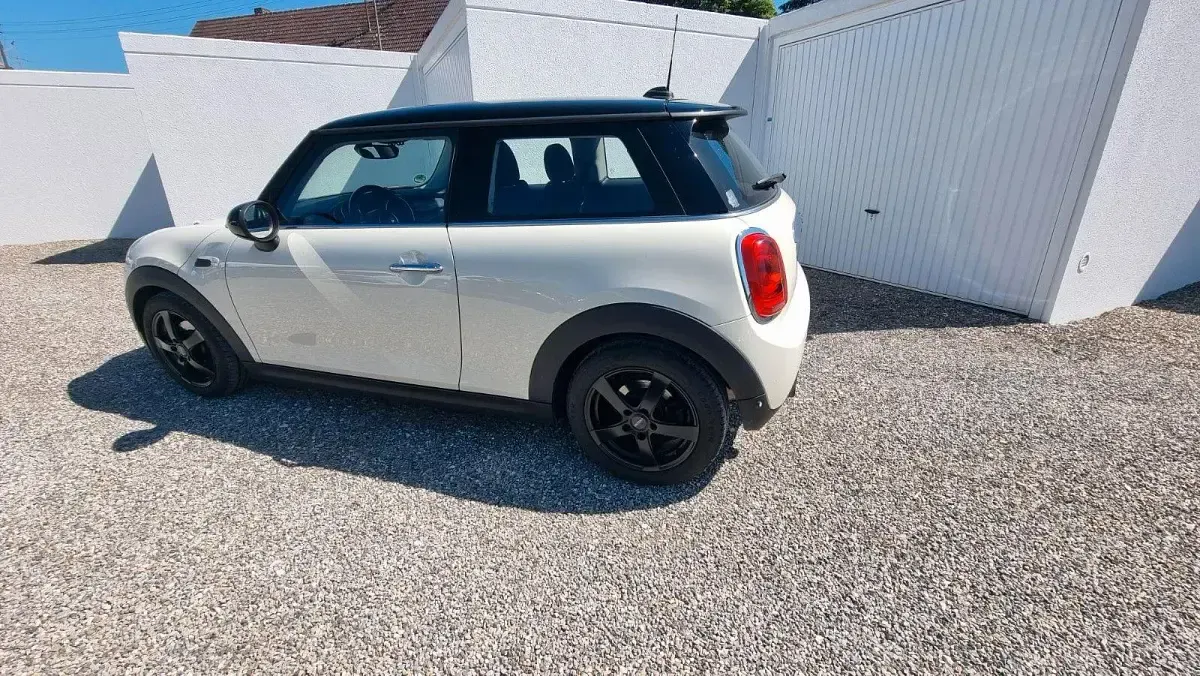 Gebraucht Mini Cooper 136 PS (100 kW) 2016 Weiß Kleinwagen