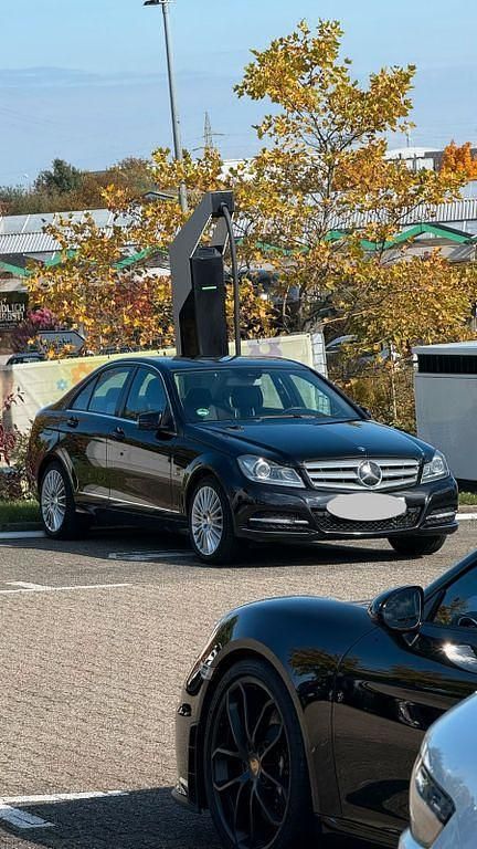 Schwarz Gebraucht 2012 Mercedes C250 Avantgarde Limousine | 12.300 € (Fairer Preis) - Bild 1/4