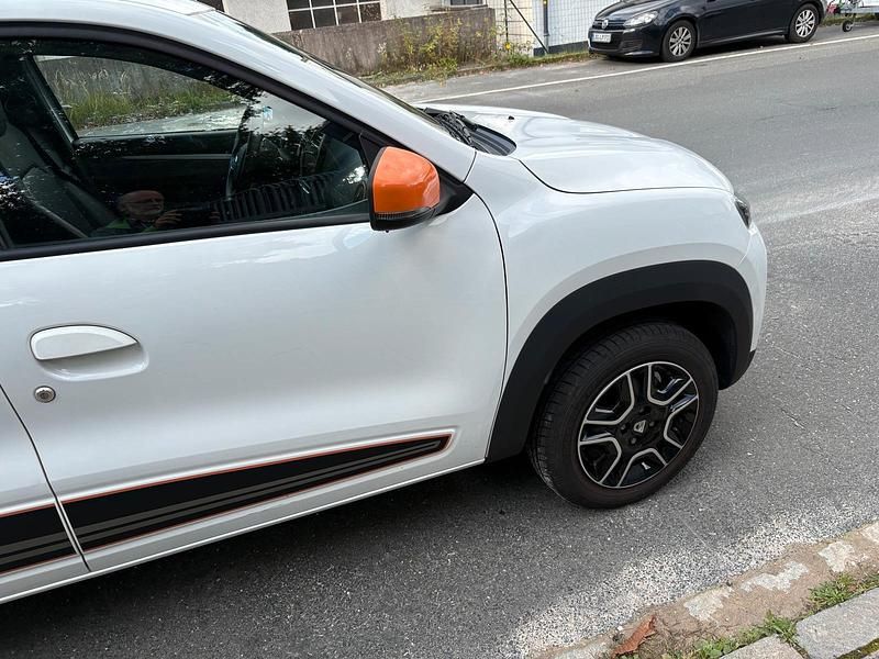 Gebraucht Dacia Spring Comfort Plus 24 kW (33 PS) 2022 Weiß Kleinwagen