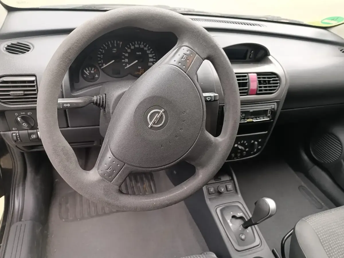 Gebraucht Opel Corsa 58 PS (42 kW) 2003 Schwarz Kleinwagen