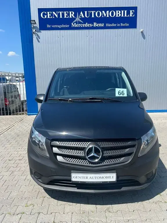 Gebraucht Mercedes Vito 163 PS (119 kW) 2023 Schwarz Van