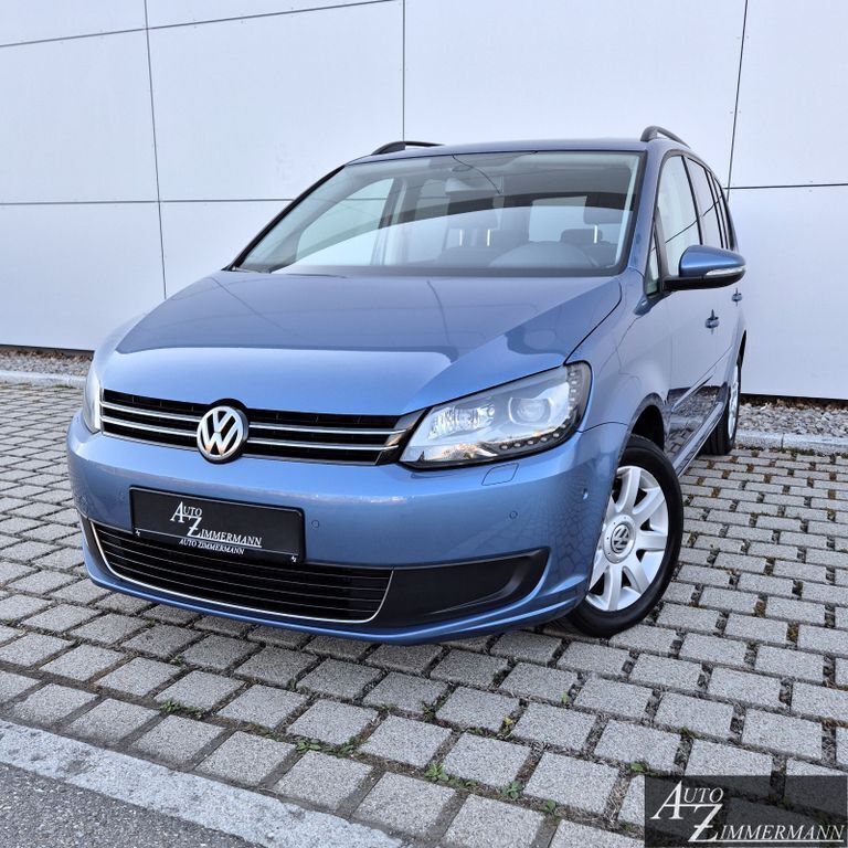 Blau Gebraucht 2010 VW Touran Comfortline Van / Kleinbus | 6.900 € (Etwas zu teuer) - Bild 1/4