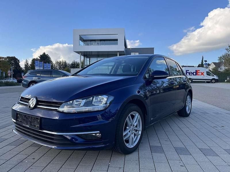 Blau Gebraucht 2017 VW Golf VII Sound Limousine | 13.000 € (Superpreis) - Bild 1/4