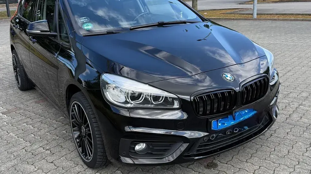 Gebraucht BMW 220 Active Tourer Advantage 192 PS (141 kW) 2017 Schwarz Van / Kleinbus