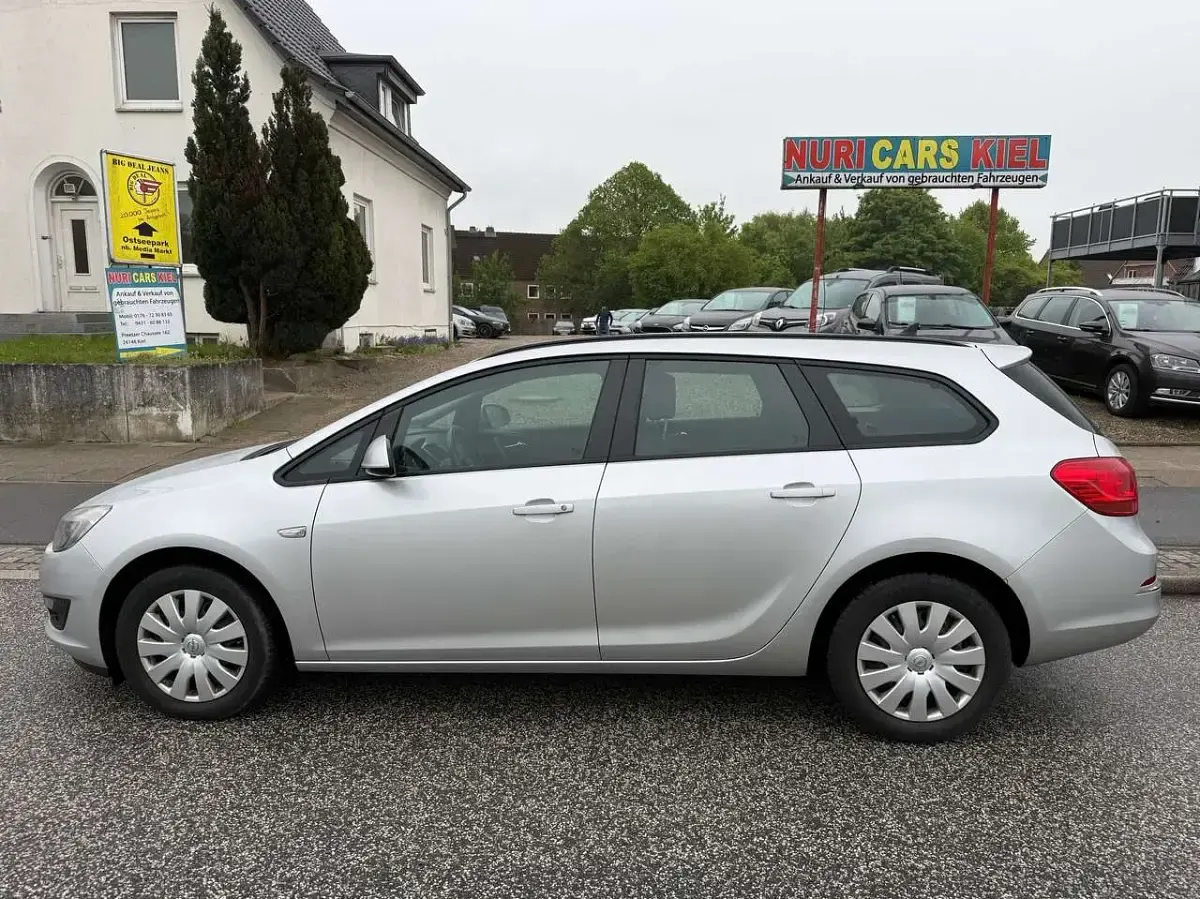 Gebraucht Opel Astra Edition 140 PS (102 kW) 2015 Other Kombi
