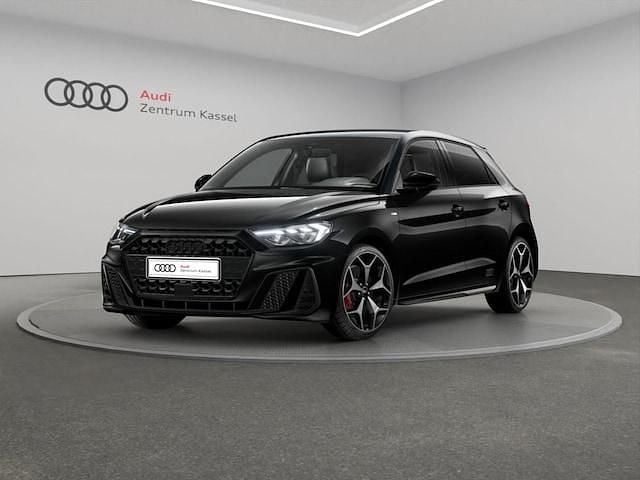 Mythosschwarz metallic Gebraucht 2025 Audi A1 Sportback S-Line Kleinwagen | 40.990 € - Bild 1/4