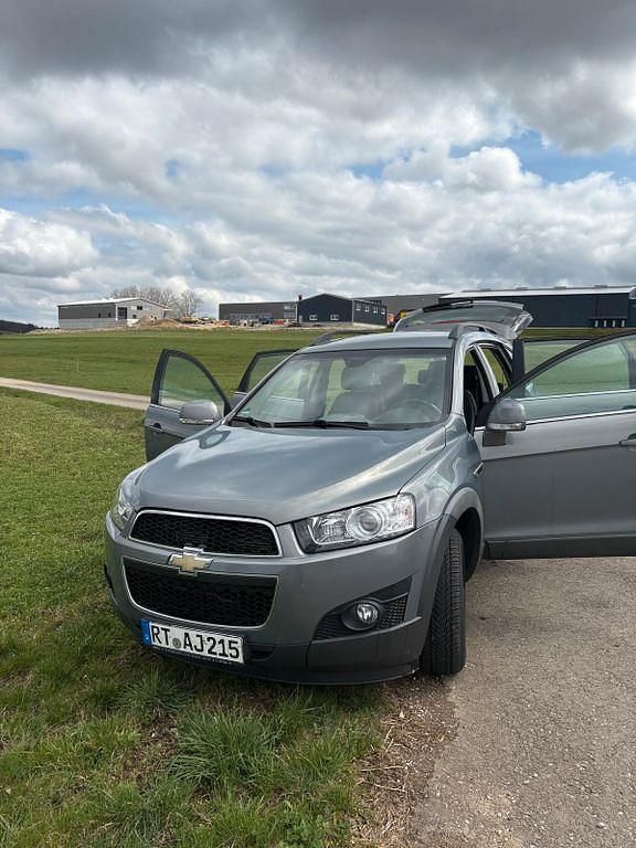 Blau Gebraucht 2013 Chevrolet Captiva LT SUV | 5.000 € (Superpreis) - Bild 1/4