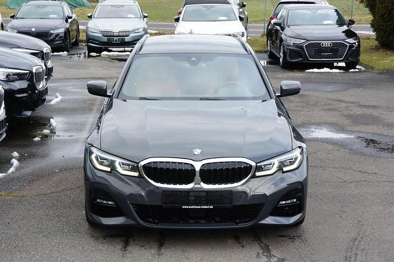 Gebraucht BMW 320 M Sport 190 PS (139 kW) 2022 Grau Limousine
