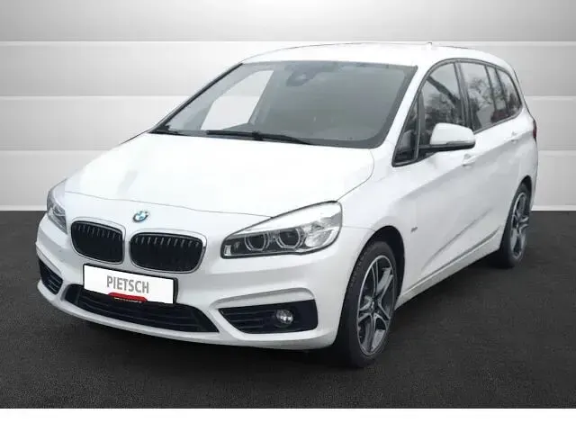 Gebraucht BMW 220 Gran Tourer Sport Line 192 PS (141 kW) 2016 Weiss Van / Kleinbus