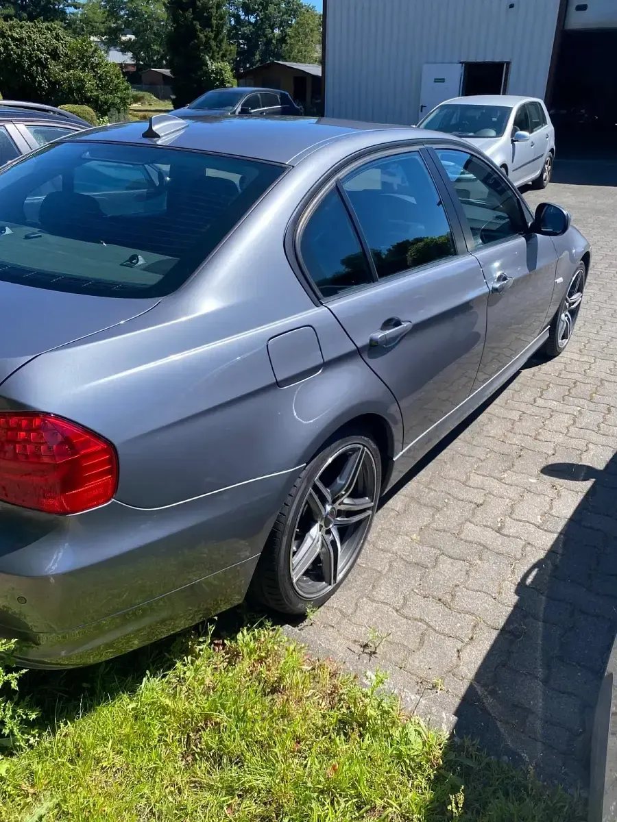Occasion BMW 320 170 ch (125 kW) 2011 Gris Berline